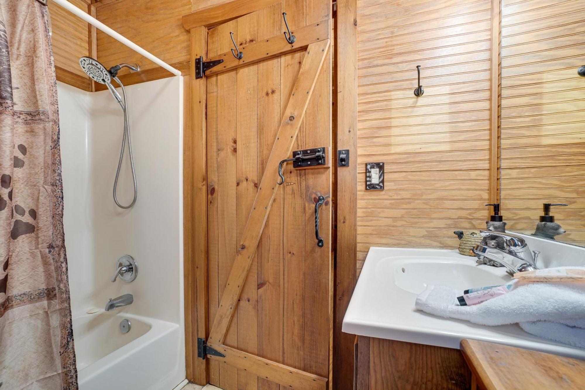 Secluded Family Retreat In Dahlonega With Hot Tub!别墅 外观 照片